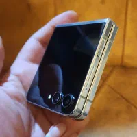 z flip در حد آکبند ۵۱۲گیگ|موبایل|تهران, خواجه نظام الملک|دیوار