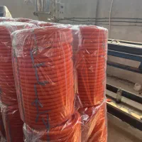 استخدام نیروی جوان در کارخانه تولید لوله