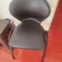 صندلی چرم وفلز اداری قیمت هر عدد ۱۵۰۰