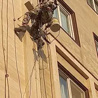 پیچ رولپلاک نما ، کار در ارتفاع، شستشو نما|خدمات پیشه و مهارت|کرج, انبار مپنا|دیوار