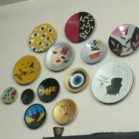 تعدادی بشقاب دیوارکوب