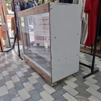 ویترین و میز شیشه ای مخصوص کاسب ها و مغازه دارها