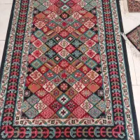 فرش قالی چه خوش رنگ 7تکه به فروش می رسد