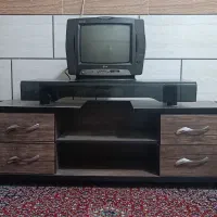میز و تلویزیون