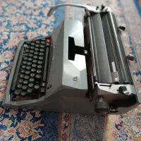 ماشین تایپ|کلکسیون اشیاء عتیقه|فردیس, منظریه|دیوار