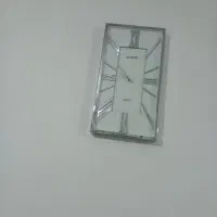 ساعت دیوار در حد نو