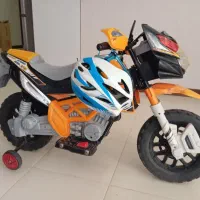 متور اسباب بازی کودک به همراه کلاه ایمنی|اسباببازی|فولادشهر, A4|دیوار