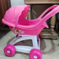 کالسکه همراه با عروسک