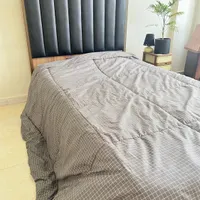 تخت خواب یک و نیم نفره
