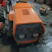 یک‌عدد‌تراکتور‌کمر‌شکن‌