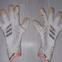 دستکش دروازه بانی آدیداس هدیه گرفته شده از ترشتگن