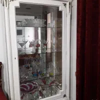 ویترین به همراه وسایلش|بوفه، ویترین، کنسول|رشت, سلیمانداراب|دیوار