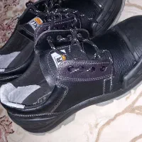 دو جفت کفش‌ایمنی . یک‌حفت ساق بلند یک‌جفت‌کوتاه|کیف، کفش، کمربند|کرج, گلدشت|دیوار