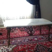 میز بزرگ جلو مبلی برنز