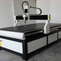 اپراتور دستگاه CNC