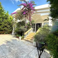 نیم پیلوت ۲۲۰متری مشجر داخل شهرک قدیمی *سند