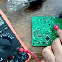 آموزش تعمیر بردهای الکترونیکی