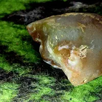 سنگ گوهری کوارتز|کلکسیون اشیاء عتیقه|ابهر, |دیوار