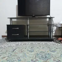 تلویزیون و میز تلویزیون