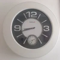 ساعت دیواری کم کارکرد ۲موتور فعال