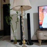 آباژور ایستاده بسیارزیباودرحدنورنگ ثابت