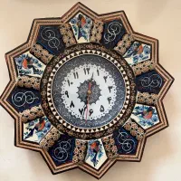 ساعت دیواری صنایع دستی، خانم، مینا، گل مرغ - نو