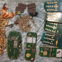 برد موبایل نوکیا قدیمی و پینهای مخابراتی