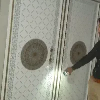 رنگ کار و نقاش ساختمان درب چوبی وفلزی