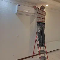 نصاب کاغذ دیواری نصب پوستر