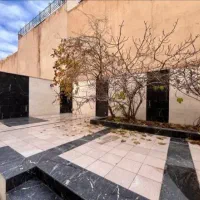 195متر /رباط سوم/ تک واحدی / حیاط اختصاصی / معاوضه