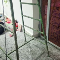 چهارپایه اهنی|ابزارآلات|شوش, |دیوار