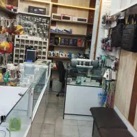 فروش دکور و واگذاری مغازه موبایل فروشی|فروشگاه و مغازه|چغادک, |دیوار