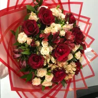 دسته گل طبیعی  مناسب هدیه دادن سالم و تازه