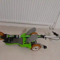 اسکوتر پدالی در حد نو|دوچرخه، اسکیت، اسکوتر|پرند, فاز ۶|دیوار