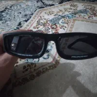 یک عدد عینک مارک دار