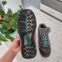 کفش کوهنوردی|کیف، کفش، کمربند|سلماس, |دیوار