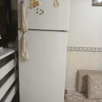 یک دستگاه یخچال یکساران