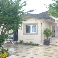 اجاره ویلا با استخر سرپوشیده|اجارهٔ کوتاه‌مدت ویلا و باغ|هشتگرد, تهران دشت|دیوار