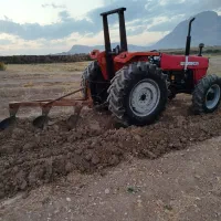 شخم زدن با تراکتور