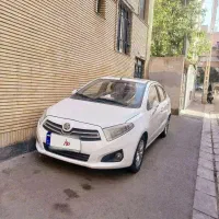 برلیانس اتومات سفید بی‌رنگ H230