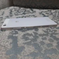 موبایل بسیار تمیز هوآوی p8 لایت با کارتون