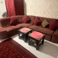 ست مبلمان ۵ نفره همراه دو عدد پاف و دو تا میزعسلی