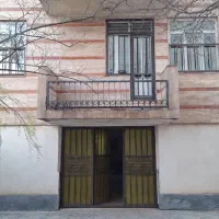 ویلایی-دوطبقه-با-پیلوت-در-سرعین