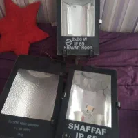 پرژکتور و کتابخانه