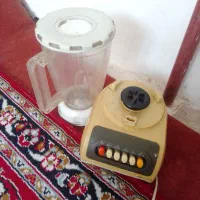 مخلوط کن یا آبمیوه گیری تمیز وسالم