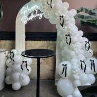 باغ تشریفاتی. بادکنک وگل ارایی.. میزوصندلی