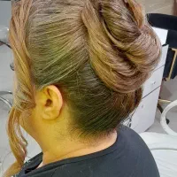 ارائه انواع خدمات زیبایی