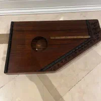 ساز قانون بسیار قدیمی و موزه ای