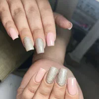 کاشت ناخن با تخفیف ویژه