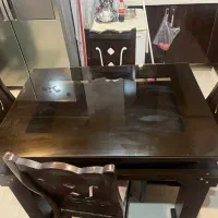 مبل راحتی و میز ناهارخوری